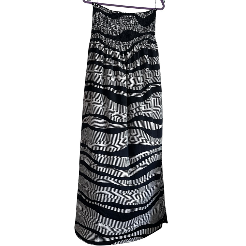 NWT Romeo & Juliet Couture smocked sundress, women’s size medium. Blue & white